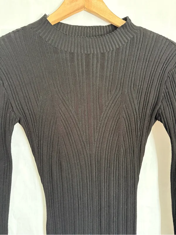 Almost Famous Long Sleeve Black Ribbed Knit Maxi Dress small - Image 4