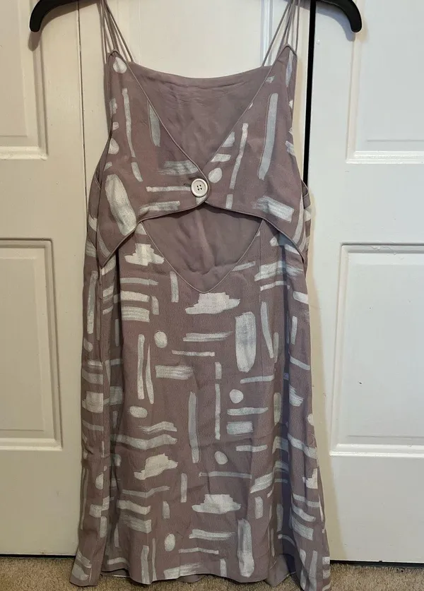 size XS dress. Cut out in back. Soooo cute - Image 2