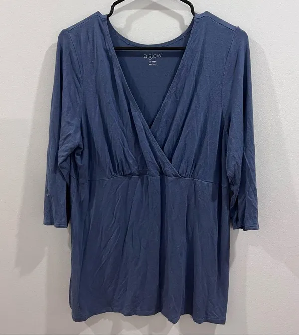 A:glow nursing maternity surplice top size XL - Image 2
