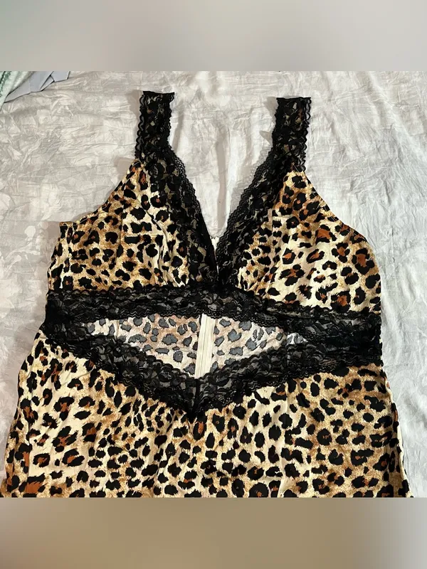 PrettyLittleThing Plus Leopard Satin Lace Cut Out Maxi Dress 18 NWT - Image 8