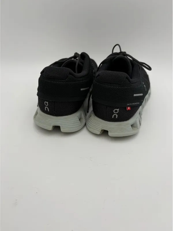 On Cloud Woman’s 7.5 Running Shoes - Excellent Condition-Running Or Casual - Image 6