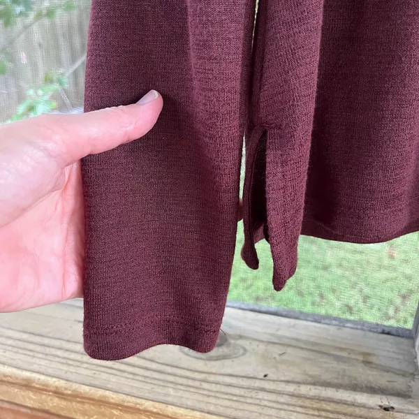 Banana Republic Factory Women's Luxespin Classic T-Shirt Bordeaux Kiss Size XS - Image 3