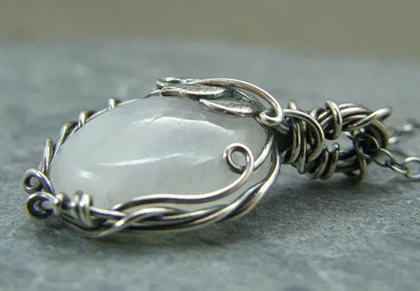 White Rainbow Moonstone Gemstone Silver Vintage Style Necklace- Pendant - Image 2