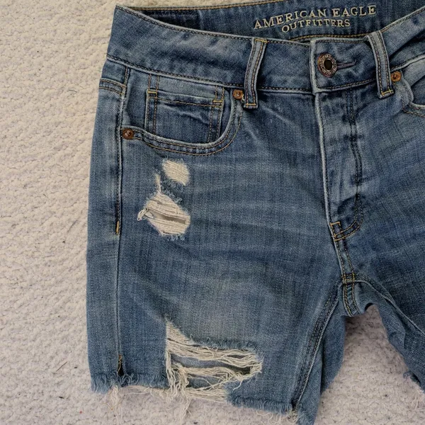 American Eagle Tomgirl Distressed‎ Jean Shorts Womens 00 Blue Denim Button Fly - Image 7