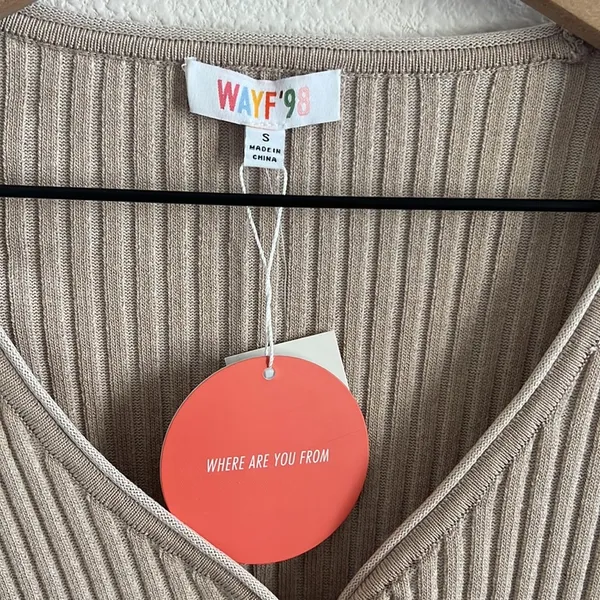 NWT WAYF 98 Sahara Sand Ribbed Button Front Long Sleeve Top Cardigan Small - Image 2