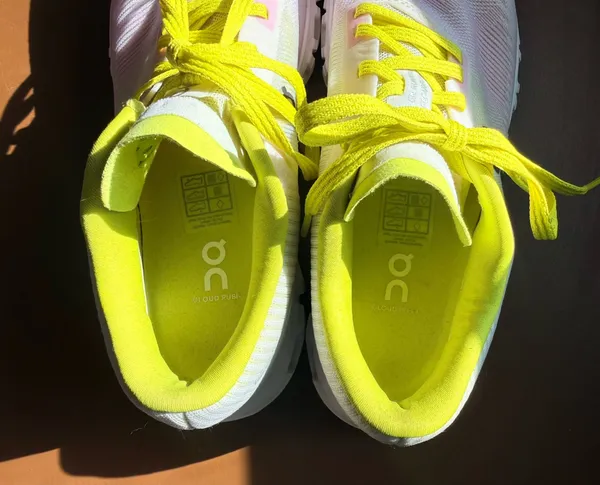 On Women’s Cloud 6 Push Running Shoes - Image 7