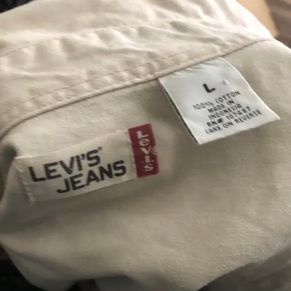 Levi's cream beige white button up down shirt Shacket jacket long sleeve - Image 4