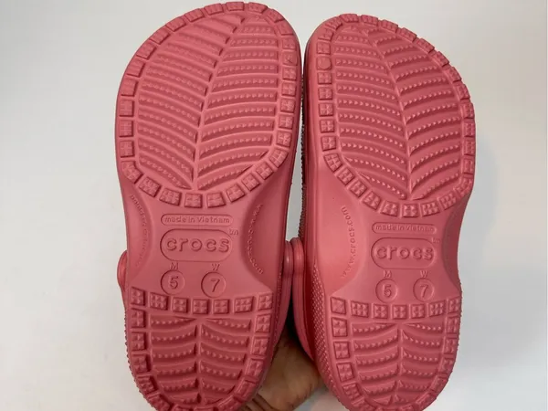 Crocs Classic Clog in Strawberry Wine M5 W7 Unisex Comfort Shoes - Image 7