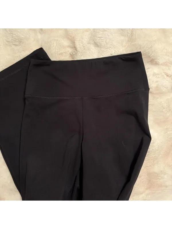 size small regular length "everything flare" American Eagle black flare leggings - Image 2