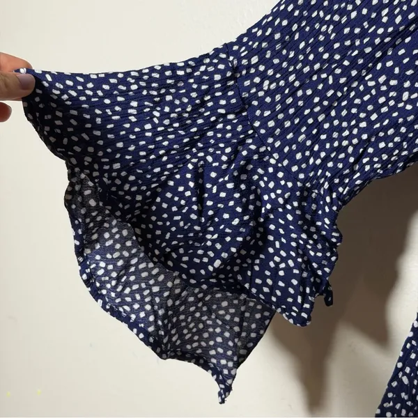 Express Women Navy Blue‎ Polka Dot Top Blouse Off Shoulder size S - Image 3