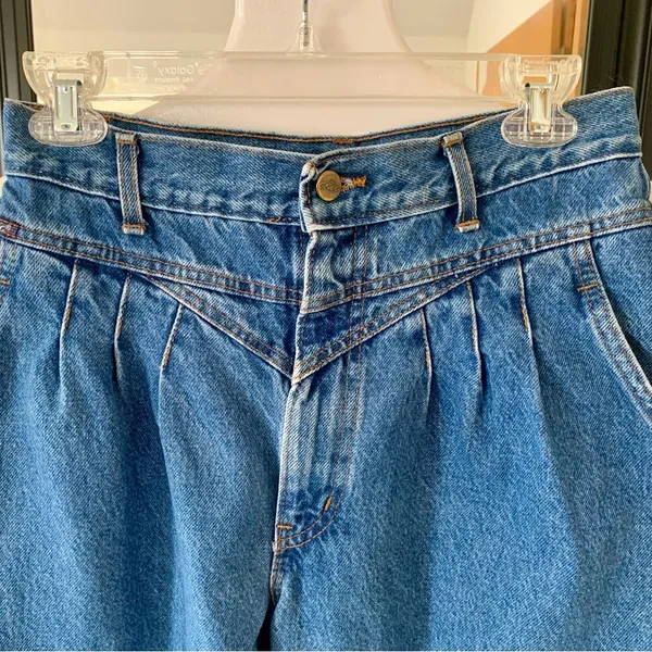 Vintage Chic High Rise Waisted Jeans - Image 2