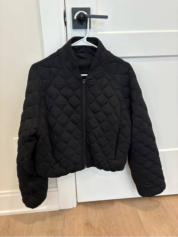 Lululemon Quilted Bomber Jacket in Black Size 6 - Image 2