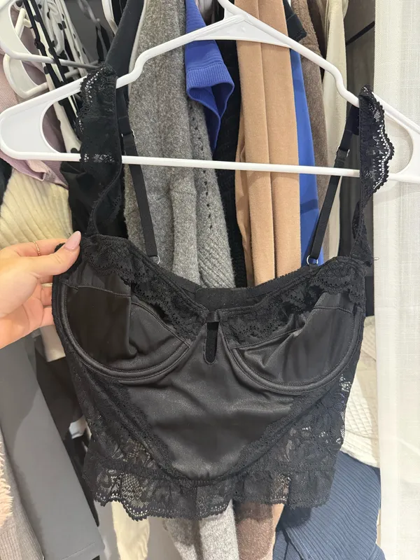 Revolve Top Black - Image 2