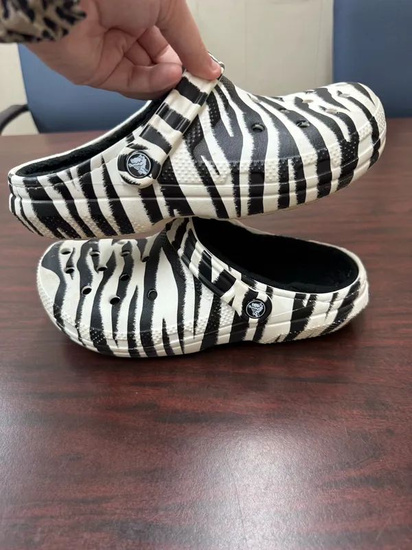 Crocs Zebra Print Lined Clogs Size Womens 9 - Image 7