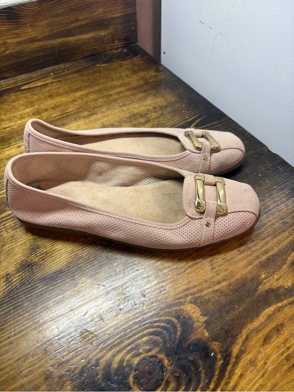 Aerosoles Tan Buckle Flats Size 7.5 - Image 3