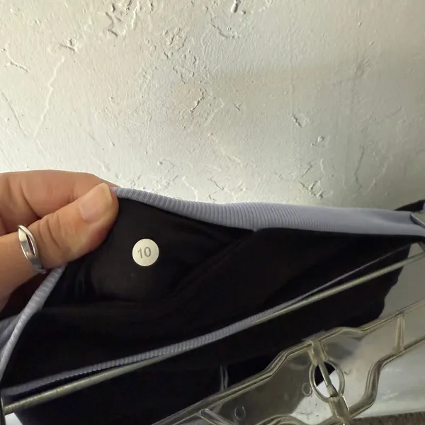 Lululemon Black Purple Crossover Leggings‎ Sz 10 Mid Rise Stretch Athletic Pants - Image 4