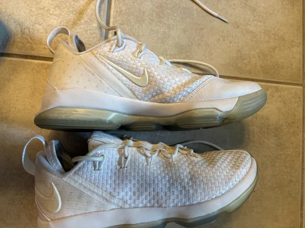 Used women’s Nike ZOOM 8 - Image 6