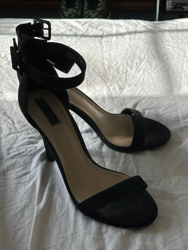 Forever 21 Black  stiletto heels - Image 3