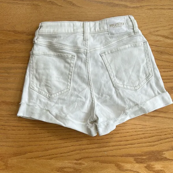 Hollister Women’s Ultra High Rise Mom Shorts White Cuffed W‎ 23 00 - Image 3