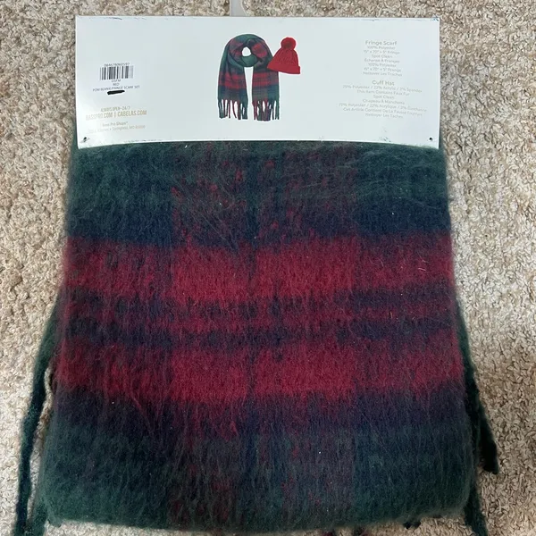 Natural Reflections Maroon and‎ Dark Green Scarf and Hat Set - Image 3