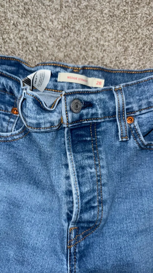 Levi’s Wedgie Straight Jeans Women’s - Image 3