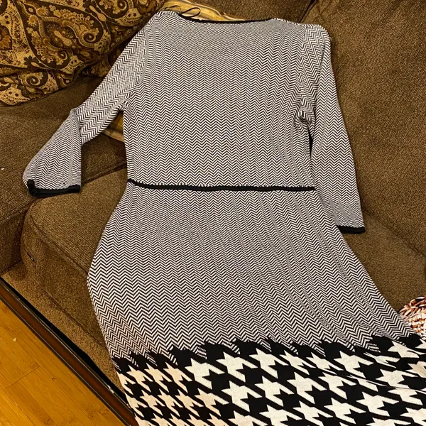 Nine West Short Sleeve Sweater Dress - Image 4