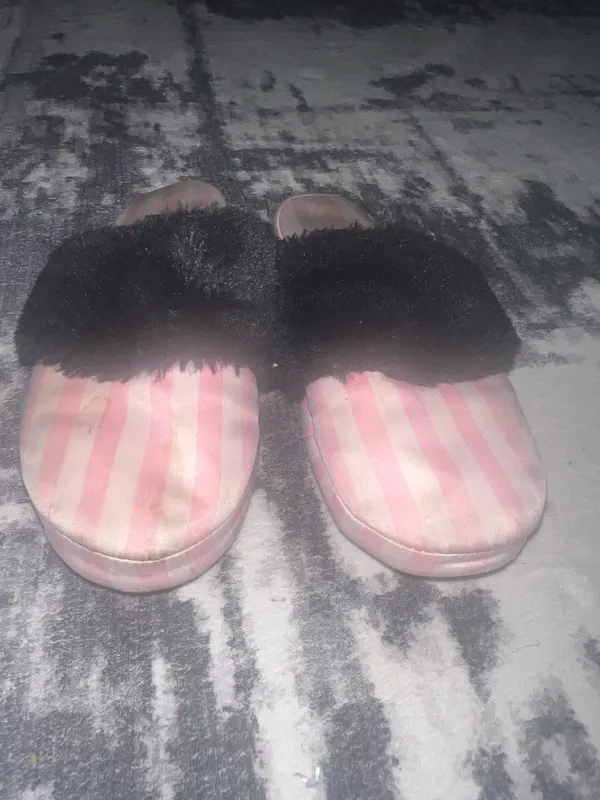 Victoria’s Secret Slippers - Image 3