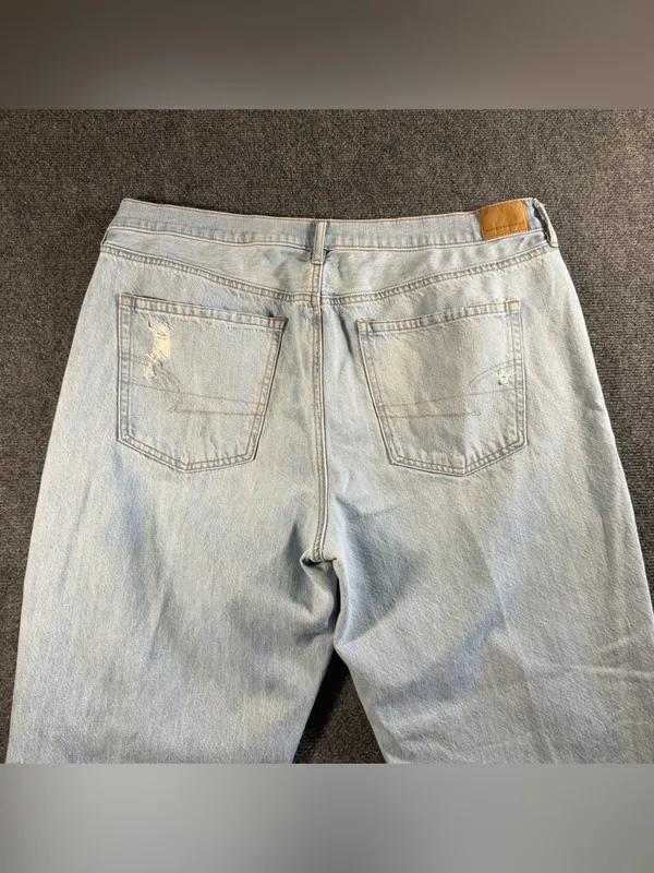 American Eagle Outfitters Women's Straight High Rise Distressed Jeans Size 18 - Image 2