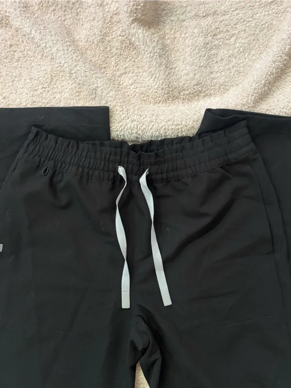 Figs Shelby Ultra High Rise Wide Leg Scrub Pant in Black Size Small/ tall - Image 7