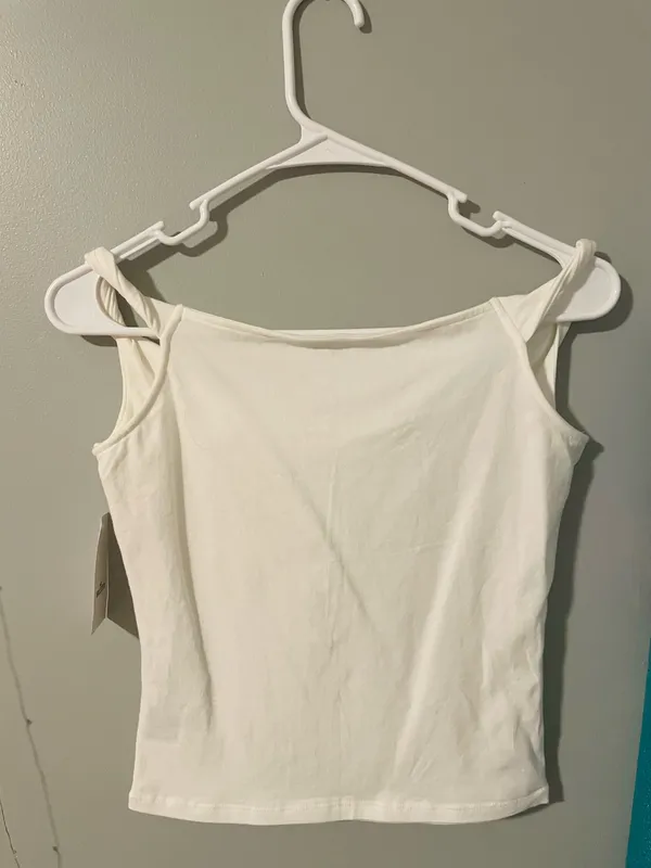 Hollister Off-The-Shoulder White Top With Graphic - Image 3