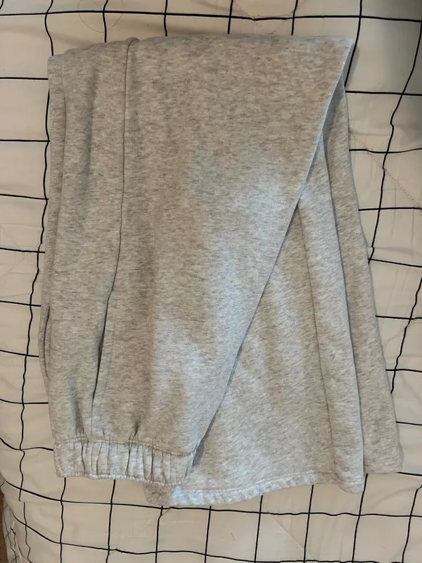 Grey Hollister sweats - Image 2
