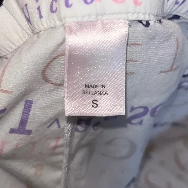 Vintage Victoria’s Secret button-up sleep set - Image 6