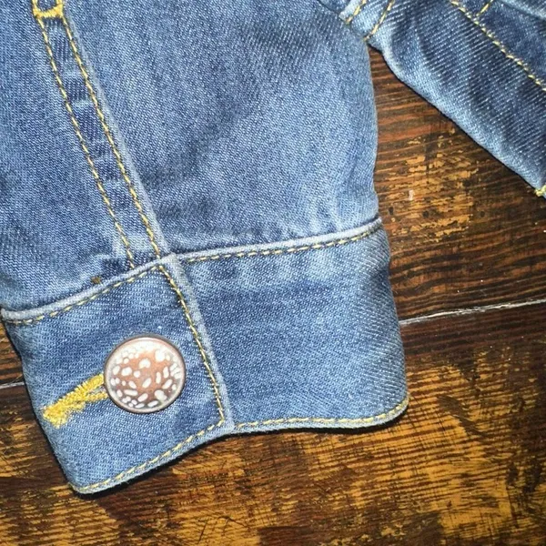 CAbi distressed cropped minimalist classic western S denim jacket - Image 5
