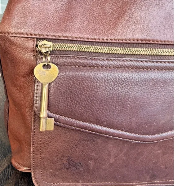 Vintage Y2K Fossil 1954 Brown Leather Crossbody Satchel Key Charm Purse Granny - Image 6