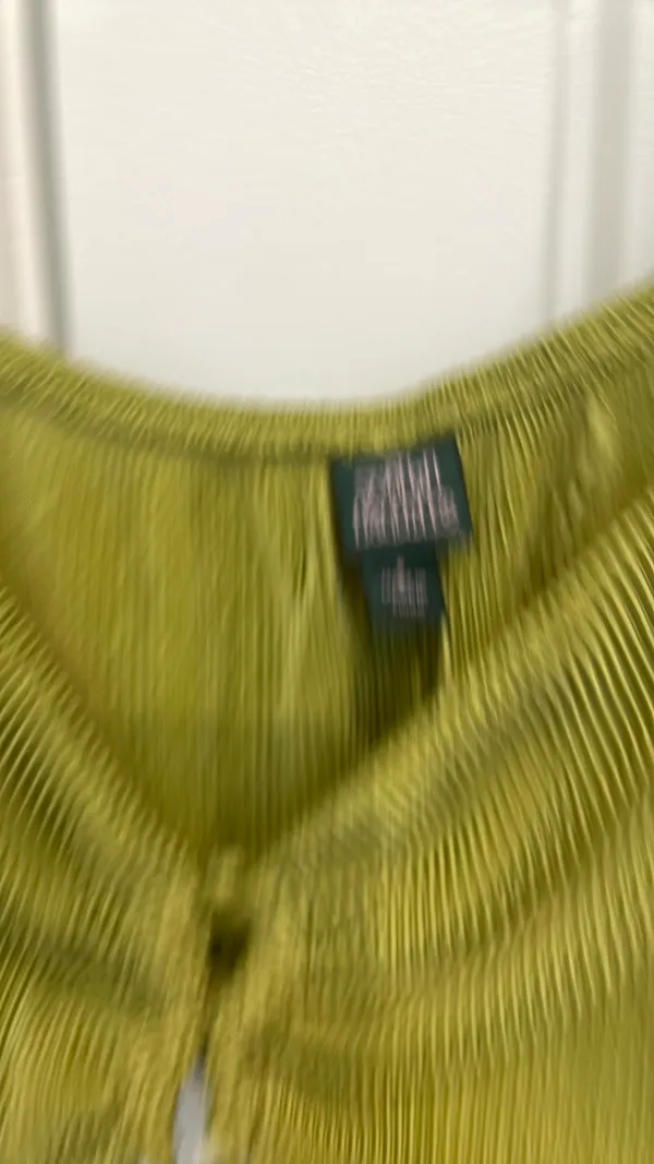 Target Green cropped long sleeve going out top - Image 2