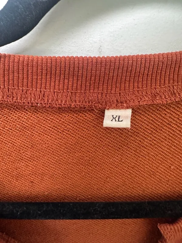 Sweatshirt Size XL Rust Orange V-Neck Long Sleeve Oversized Pullover - Image 3