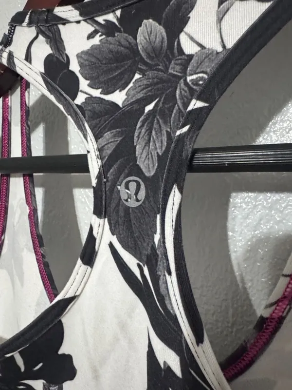 Lululemon Brisk Bloom Black White Cool Racerback Athletic Yoga Tank Top - Image 4