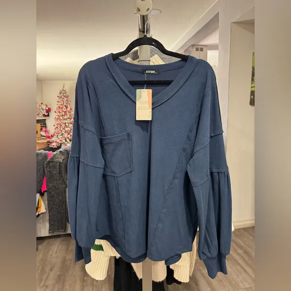 Elegant Navy V-Neck Ribbed Sweatshirt - Image 4