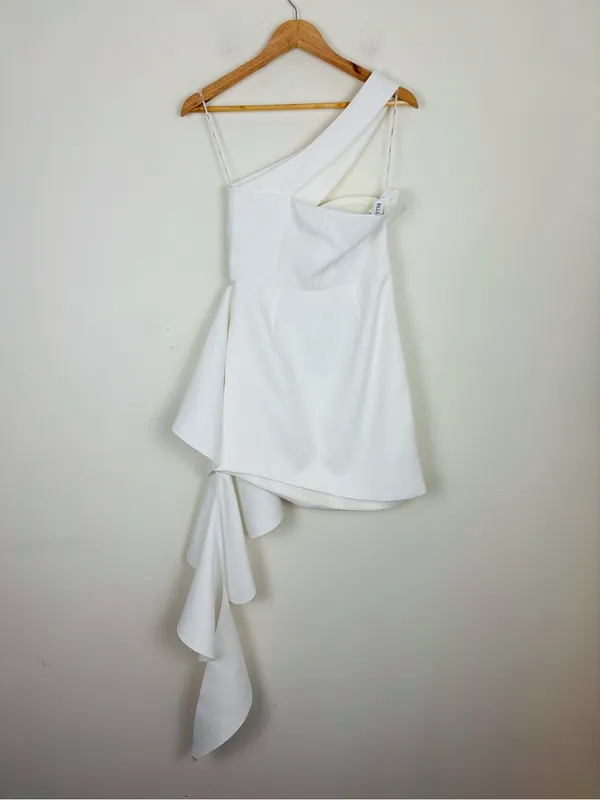 Elliatt Convergence One Shoulder Ruffle Mini Dress Ivory Bridal Cocktail. Small - Image 4