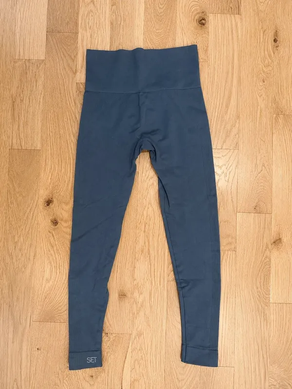 SET Active Blue High-Waisted Seamless Leggings Sz M Nylon Spandex Logo Ankle Gym - Image 2