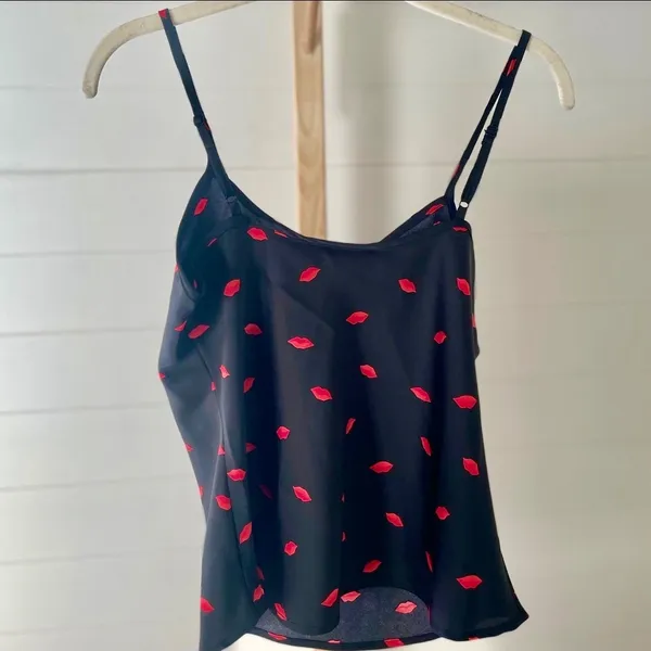 A New Day Women Black Red Lips Print Cami Tank Top Size XS‎ - Image 3
