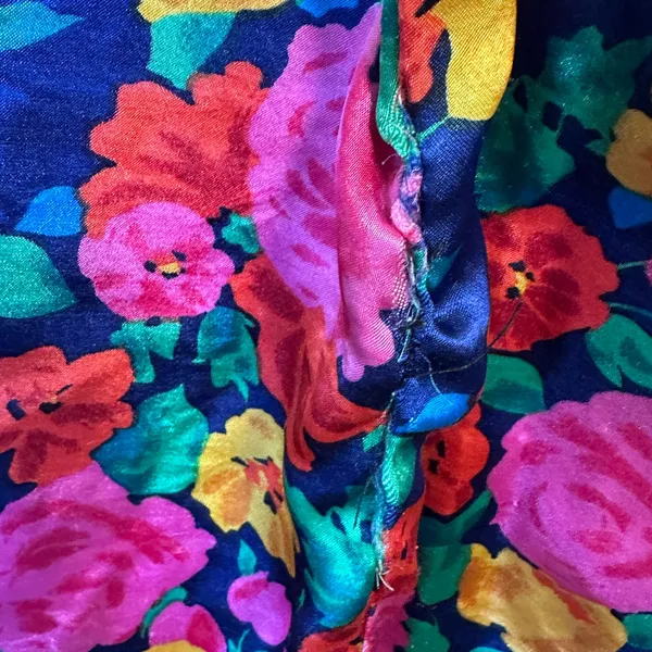 Victoria's Secret Floral Gold Label Vintage Night Gown‎ Size L Silky Flowy Mumu - Image 3