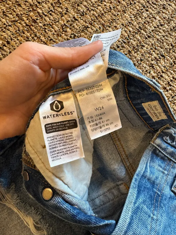Levi’s Jean Shorts - Image 4