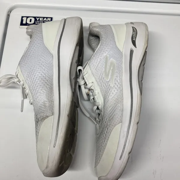 Skechers Women’s Go Walk Arch Fit White Lace Up Low Top Running Shoes Size 9.5 - Image 4