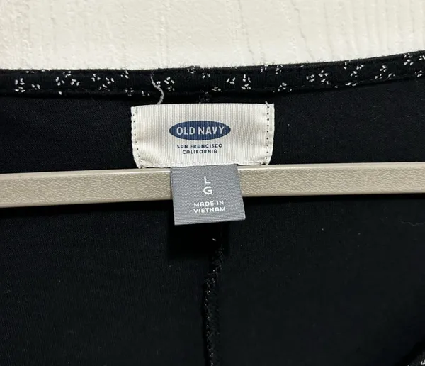 Old Navy Black Blouse - Image 3