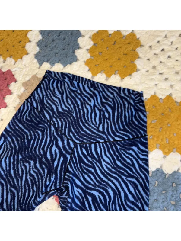 Aerie Blue and Black Zebra Print Leggings Woman’s Medium Stretchy Spandex Blend - Image 2