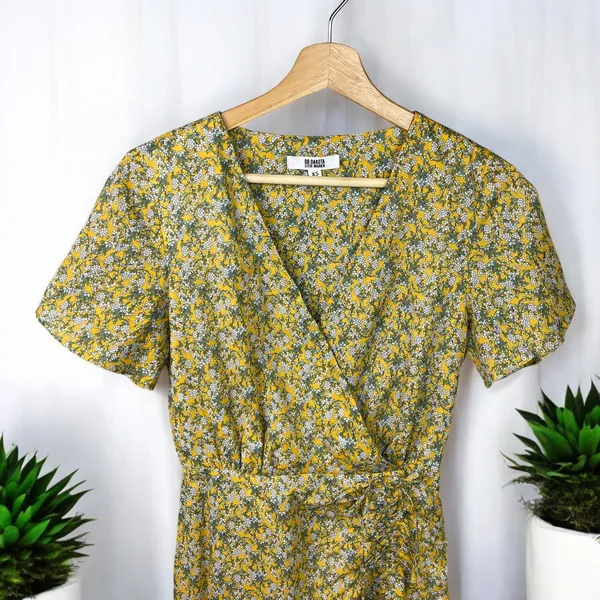 BB Dakota Big Flirt Energy Floral Ruched Detail Dress in Sunflower - Image 8