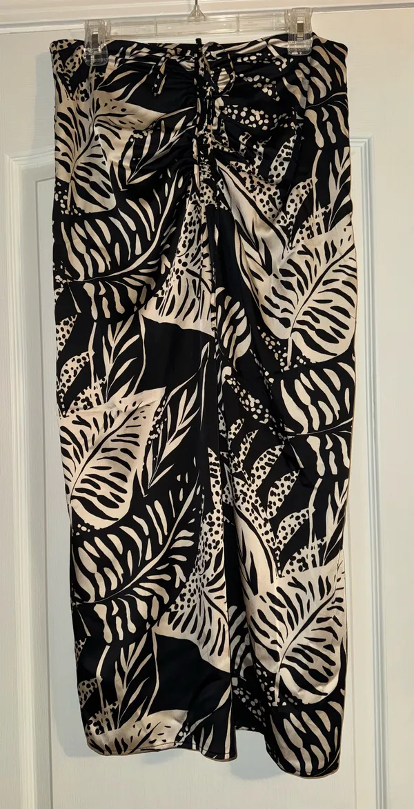 Target future collective alani noelle Tropical palm leaf Skirt Black & Cream NWT - Image 3
