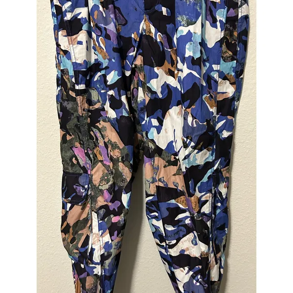NEW Free People Mesmerize Me Print Cargo Pants Size Medium Purple Camo Wide Leg - Image 15