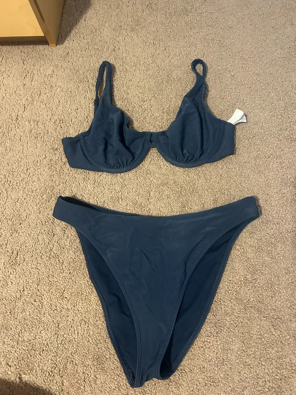 Abercrombie Ribbed Underwire Bikini top in Navy Blue - Image 8